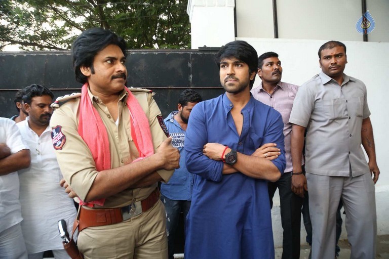 Pawan Kalyan meets Chiranjeevi - 12 / 74 photos