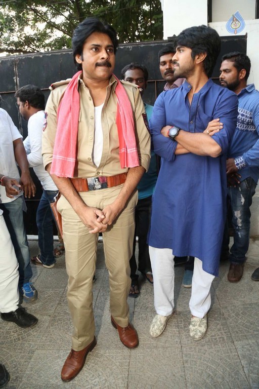 Pawan Kalyan meets Chiranjeevi - 23 / 74 photos