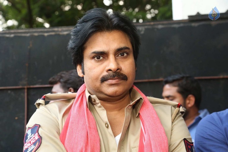 Pawan Kalyan meets Chiranjeevi - 51 / 74 photos