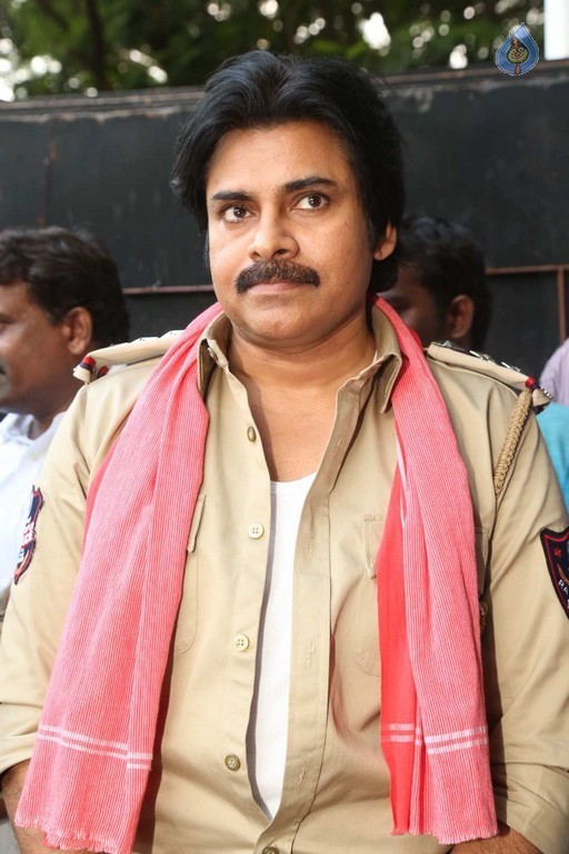 Pawan Kalyan meets Chiranjeevi - 63 / 74 photos