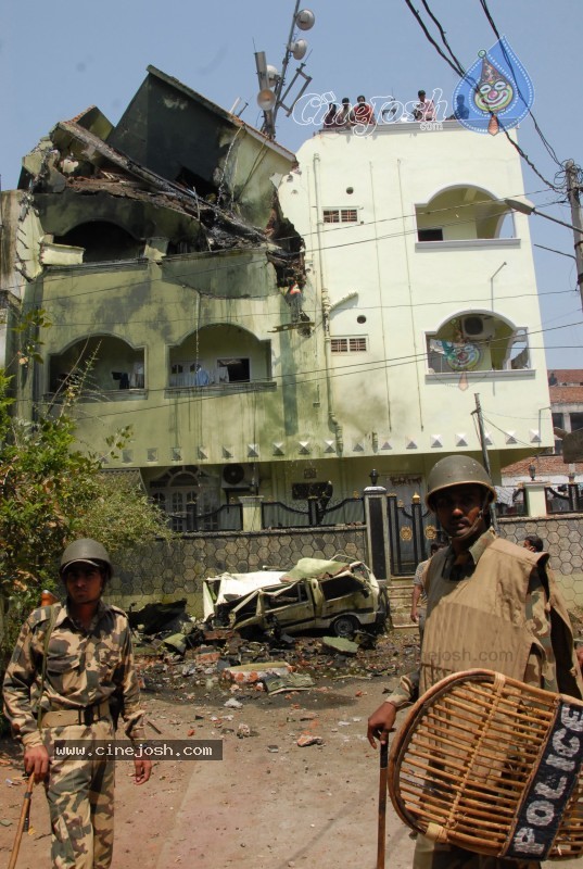 Plane Crash in Hyderabad Air Show - 36 / 47 photos