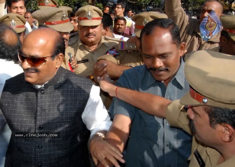 Political Leaders Meets Babu In NIMS - 35 / 39 photos