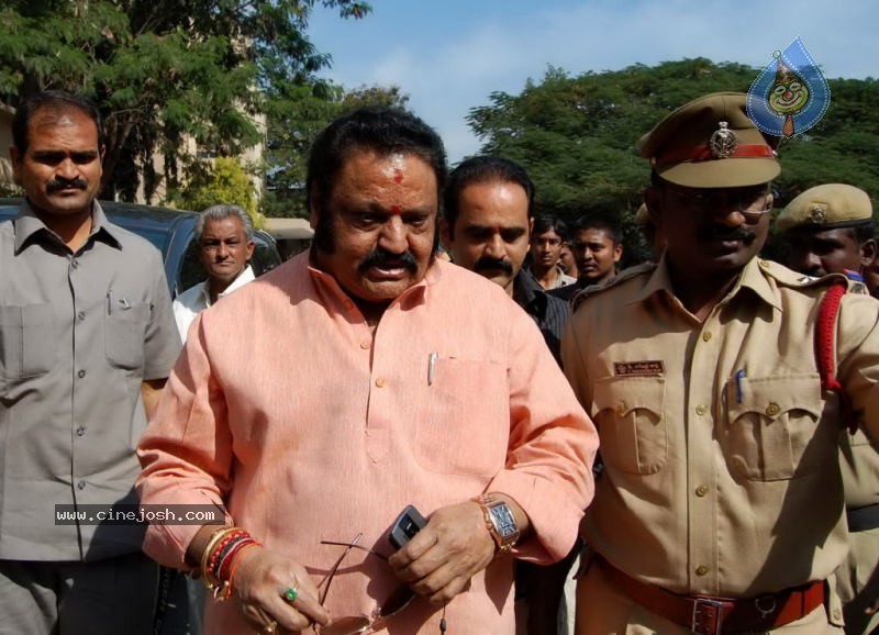 Political Leaders Meets Babu In NIMS - 38 / 39 photos