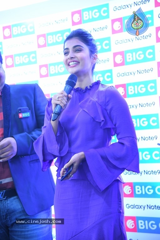 Pooja Hegde Launches Samsung Galaxy Note 9 Mobile - 21 / 26 photos