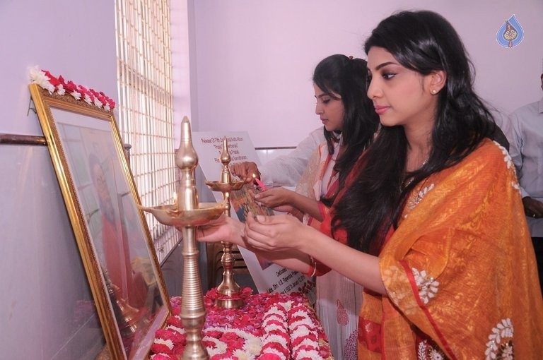 Pooja Sankeerthanalu Album Launch - 85 / 100 photos