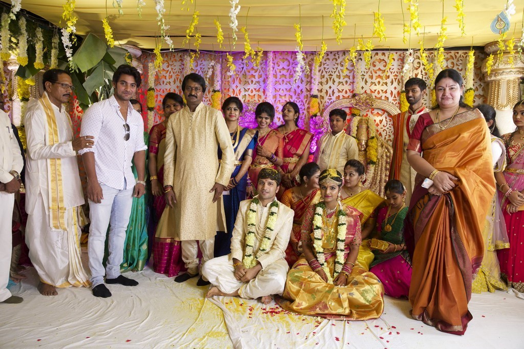 Prabhu Teju and Varsha Wedding Reception Photos - 26 / 58 photos