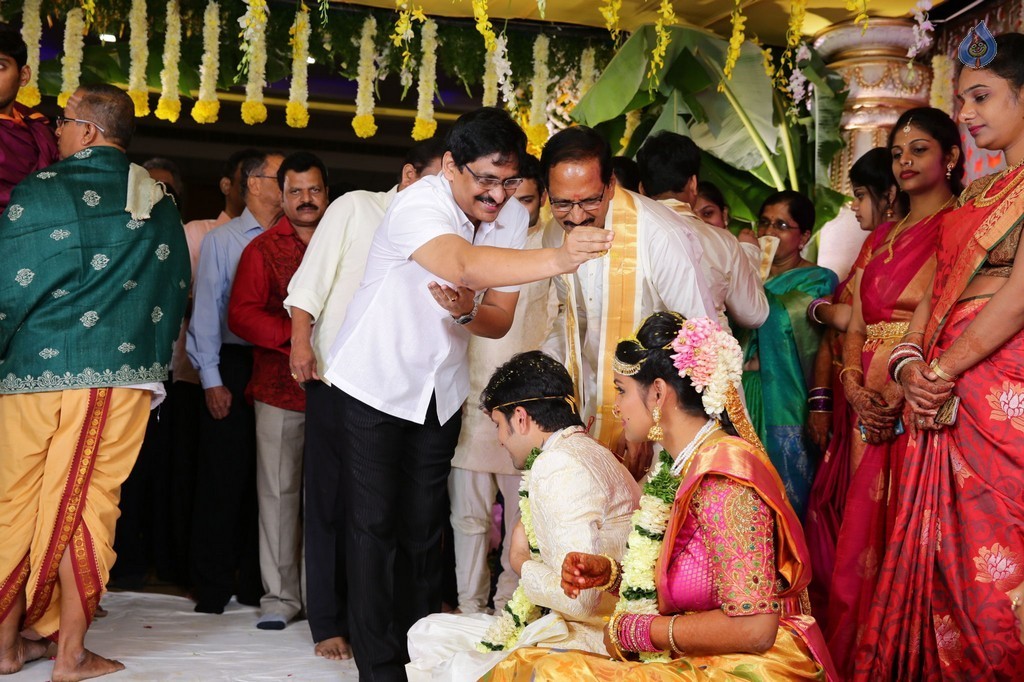 Prabhu Teju and Varsha Wedding Reception Photos - 27 / 58 photos