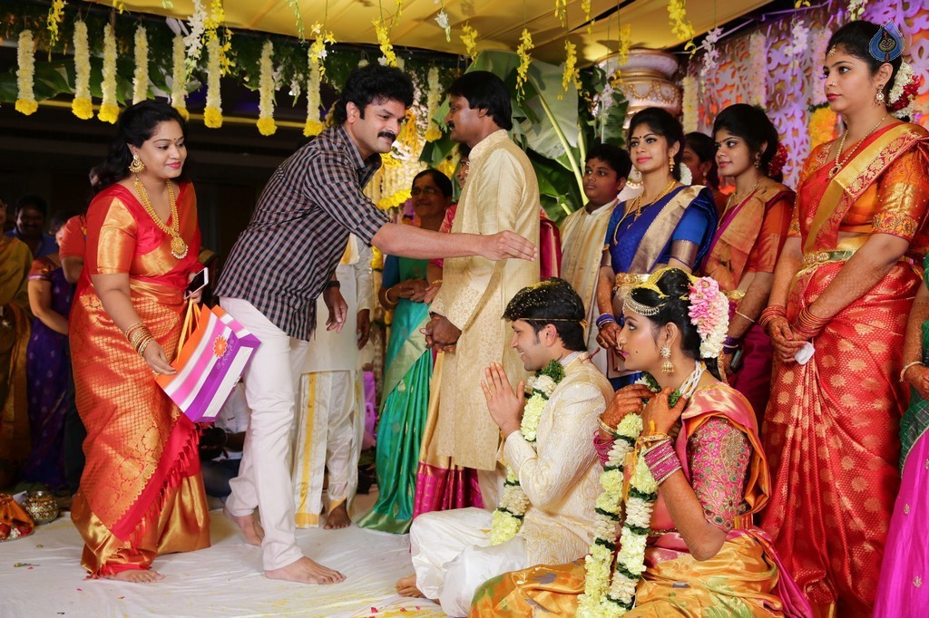 Prabhu Teju and Varsha Wedding Reception Photos - 31 / 58 photos