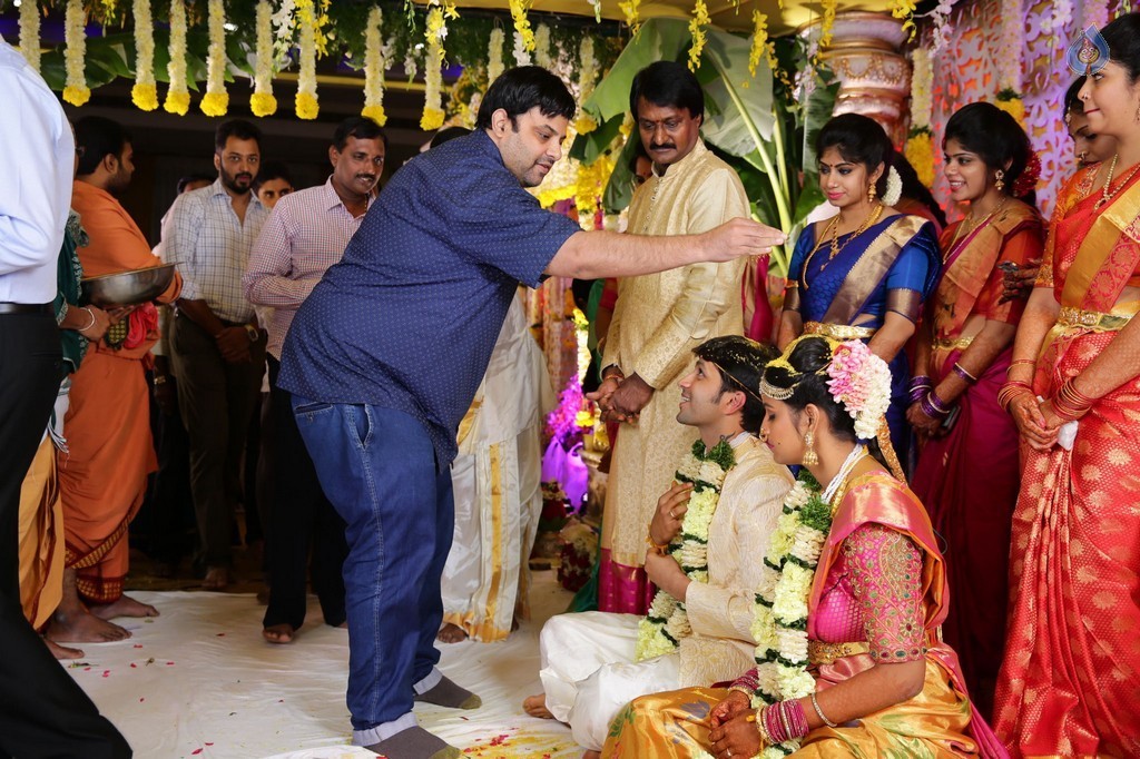 Prabhu Teju and Varsha Wedding Reception Photos - 33 / 58 photos
