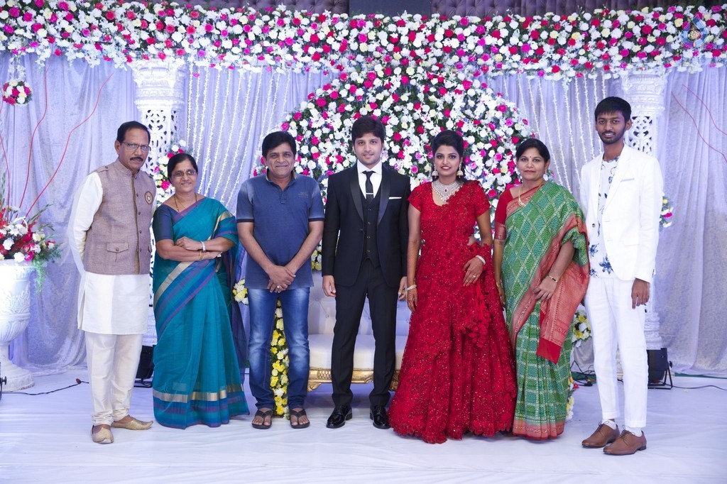 Prabhu Teju and Varsha Wedding Reception Photos - 36 / 58 photos