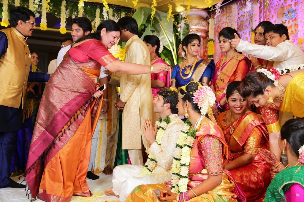 Prabhu Teju and Varsha Wedding Reception Photos - 40 / 58 photos