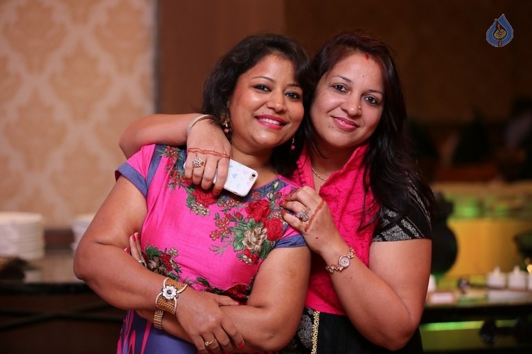 Pradeep and Radha Wedding Anniversary - 31 / 105 photos