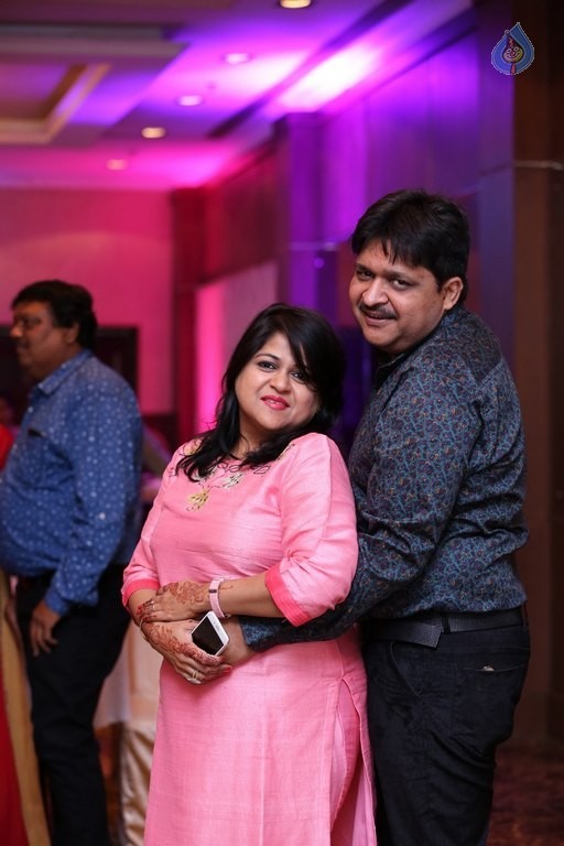 Pradeep and Radha Wedding Anniversary - 70 / 105 photos
