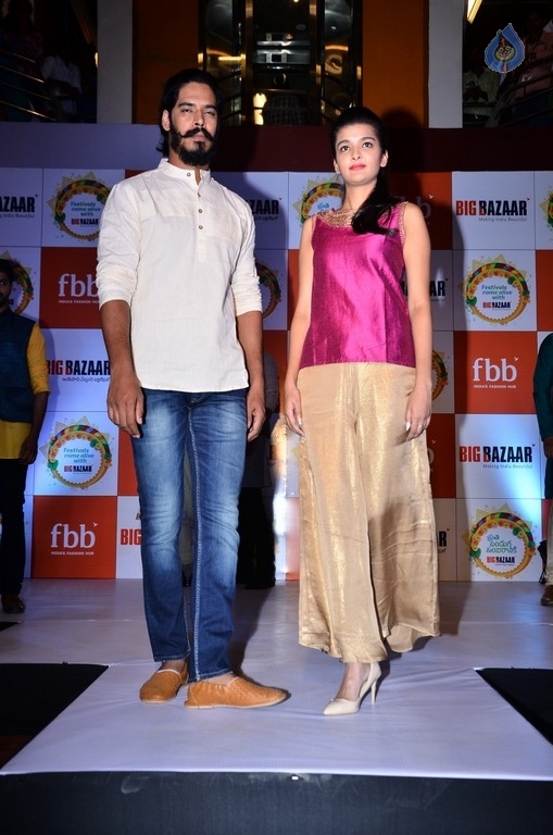 Pranita Subhash Launches FBB Dasara Collection - 18 / 42 photos
