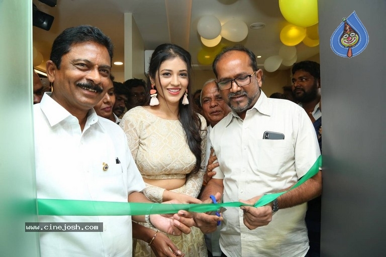 Priyanka Jawalkar Inaugurates Be You Salon - 12 / 30 photos