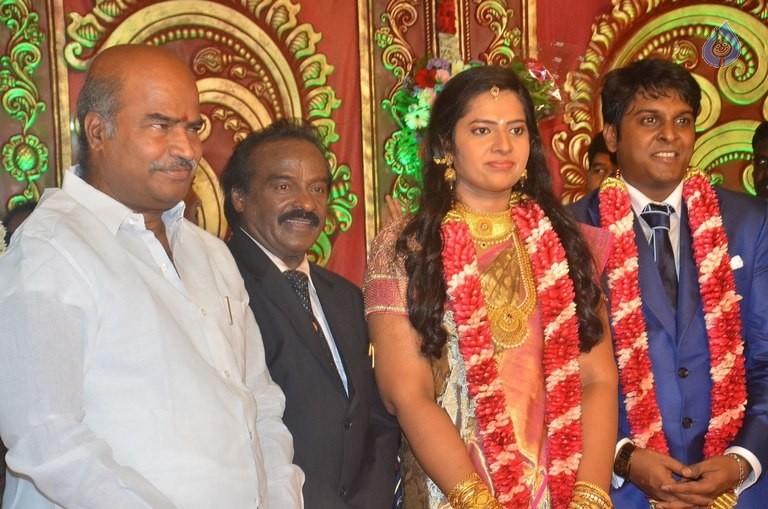 Producer Vinoth Kumar and Sindhu Wedding Reception - 22 / 42 photos