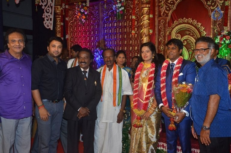 Producer Vinoth Kumar and Sindhu Wedding Reception - 30 / 42 photos