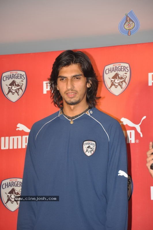 Puma Unveils Deccan Chargers Team Jersy and Fanwear - 49 / 79 photos