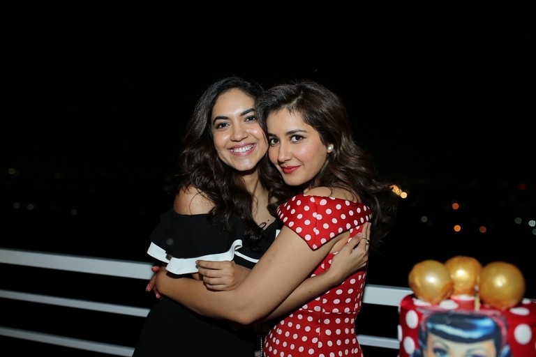 Raashi Khanna Birthday Celebrations - 11 / 27 photos