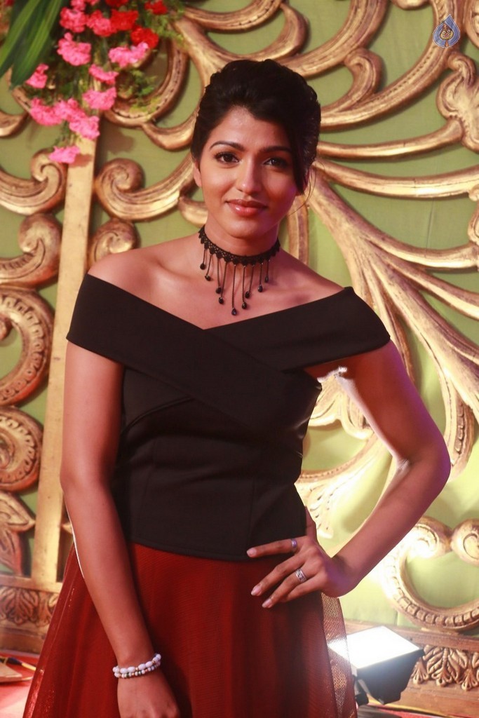 Radhika Daughter Rayane and Mithun Wedding Photos - 19 / 54 photos