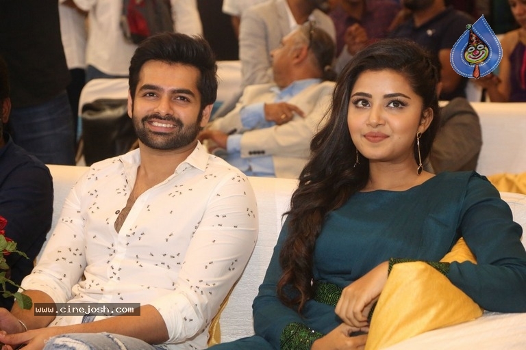 Radio City Cine Awards Curtain Raiser 2017 - 24 / 33 photos