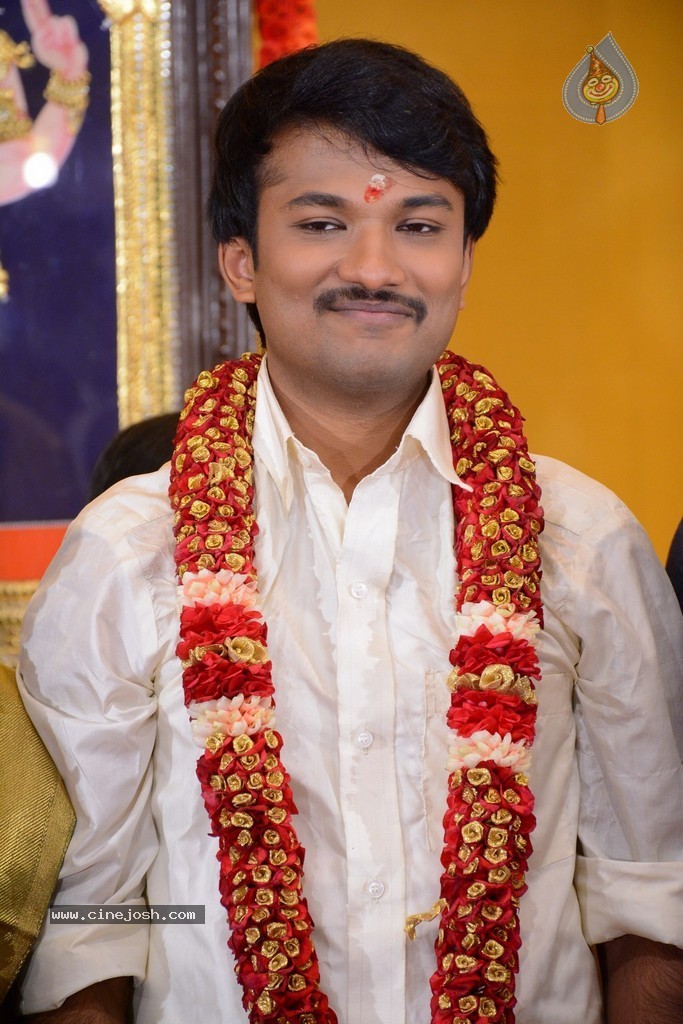 Raj TV Family Marriage Photos - 13 / 31 photos