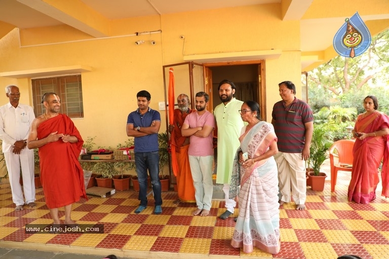 Raja The Great Team Donated Laptops to the Blind Children - 8 / 21 photos