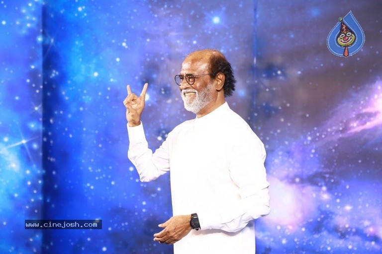 Rajinikanth Political Announcement Photos - 4 / 11 photos