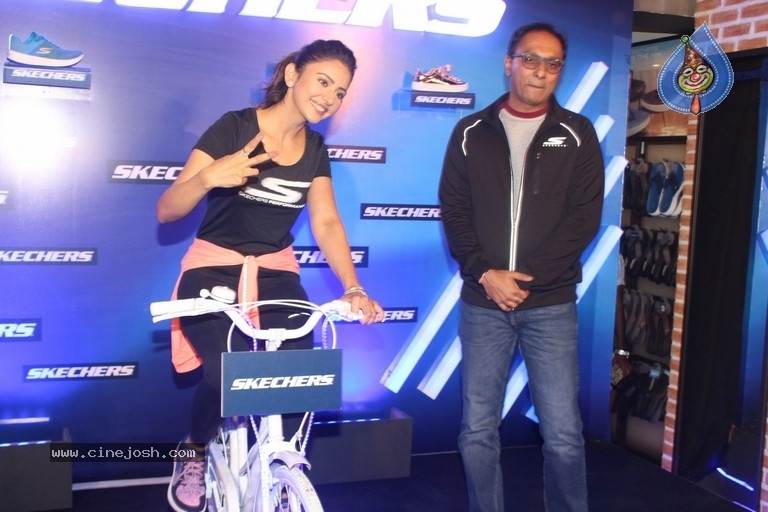 Rakul Preet Launches Skechers Showroom - 5 / 27 photos