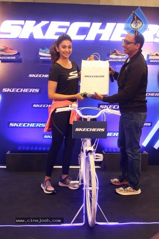 Rakul Preet Launches Skechers Showroom - 10 / 27 photos