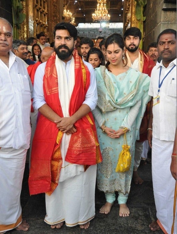 Ram Charan And Upasana At Tirumala Tirupati Temple  - 3 / 4 photos