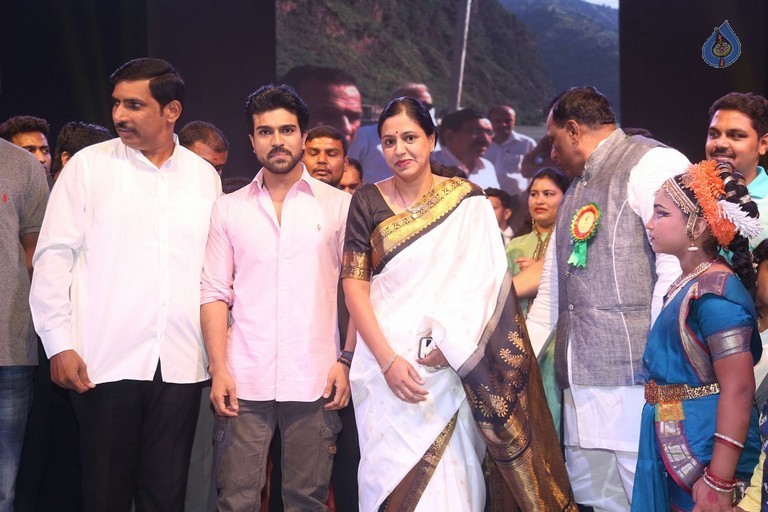 Ram Charan at Malla Reddy Engineering College - 18 / 62 photos