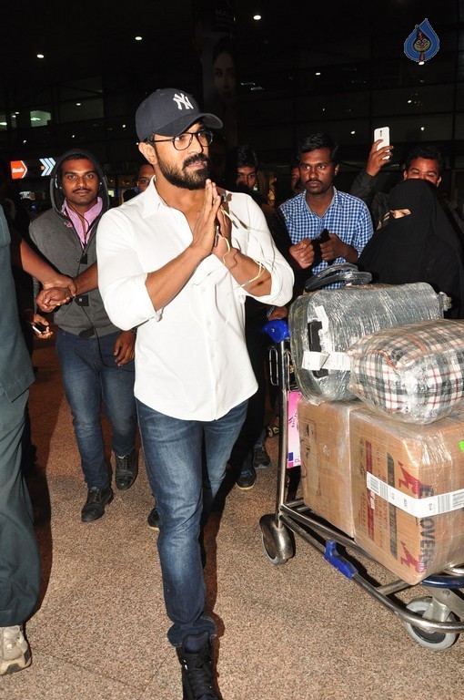 Ram Charan at Shamshabad Airport - 4 / 13 photos
