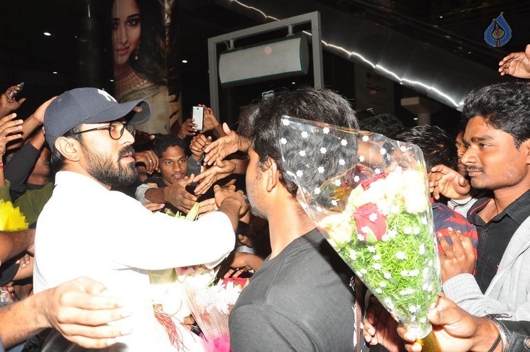 Ram Charan at Shamshabad Airport - 5 / 13 photos