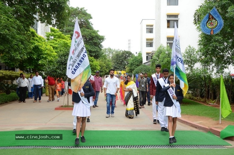 Ram Charan Celebrates Independence Day In Chirec School - 27 / 60 photos