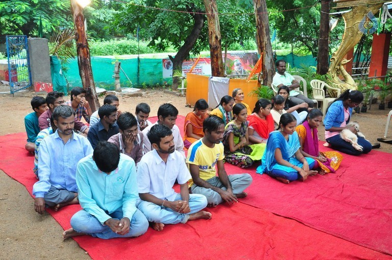 Ram Laxman Donates 1 Lakh for Sphoorthi Jyothi Foundation - 1 / 41 photos