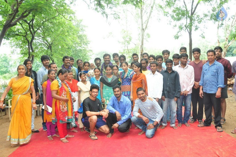 Ram Laxman Donates 1 Lakh for Sphoorthi Jyothi Foundation - 3 / 41 photos