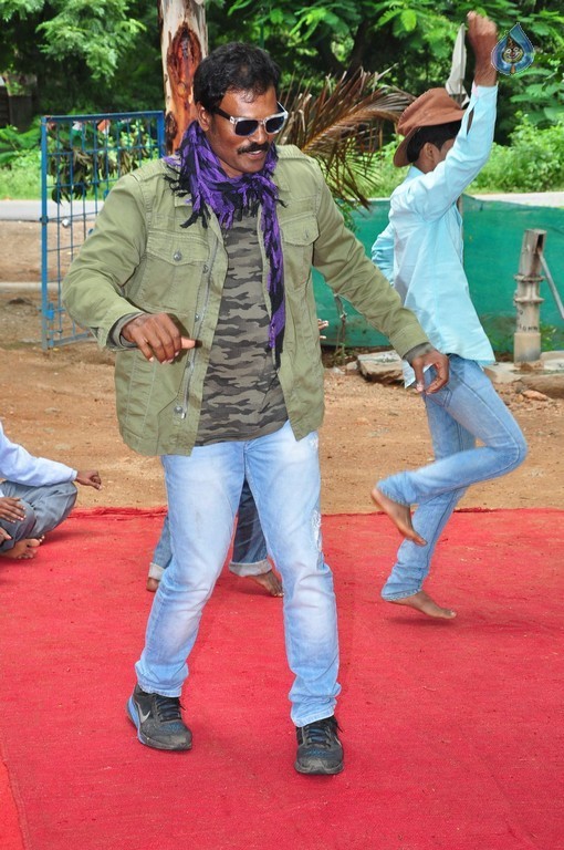 Ram Laxman Donates 1 Lakh for Sphoorthi Jyothi Foundation - 7 / 41 photos