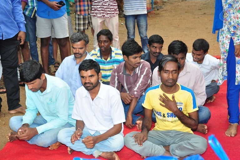 Ram Laxman Donates 1 Lakh for Sphoorthi Jyothi Foundation - 11 / 41 photos