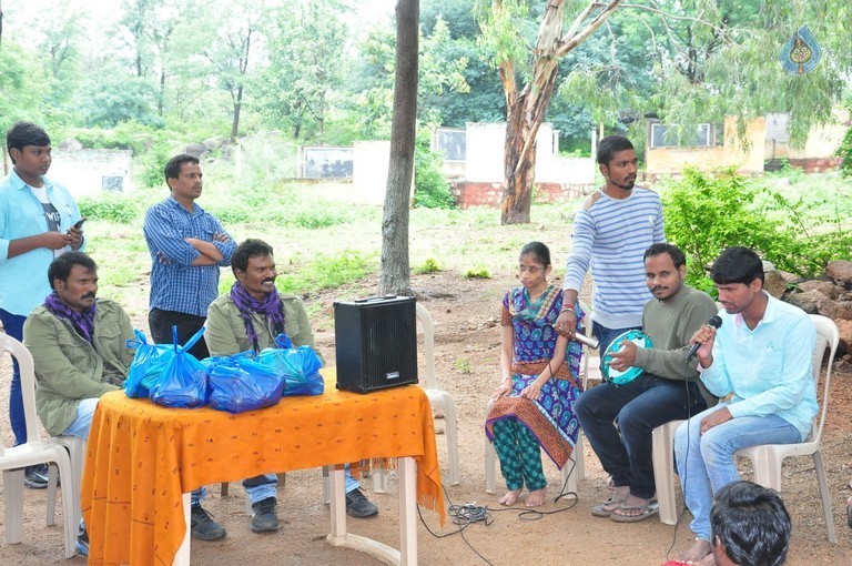 Ram Laxman Donates 1 Lakh for Sphoorthi Jyothi Foundation - 34 / 41 photos