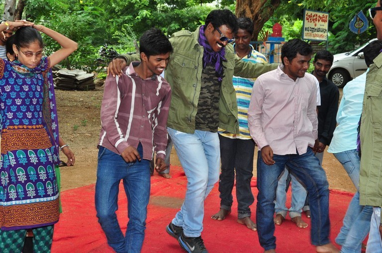 Ram Laxman Donates 1 Lakh for Sphoorthi Jyothi Foundation - 38 / 41 photos