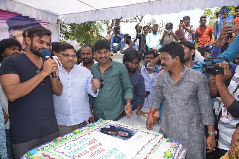 Ramcharan Birthday Celebrations at Chiranjeevi Blood Bank - 11 / 42 photos