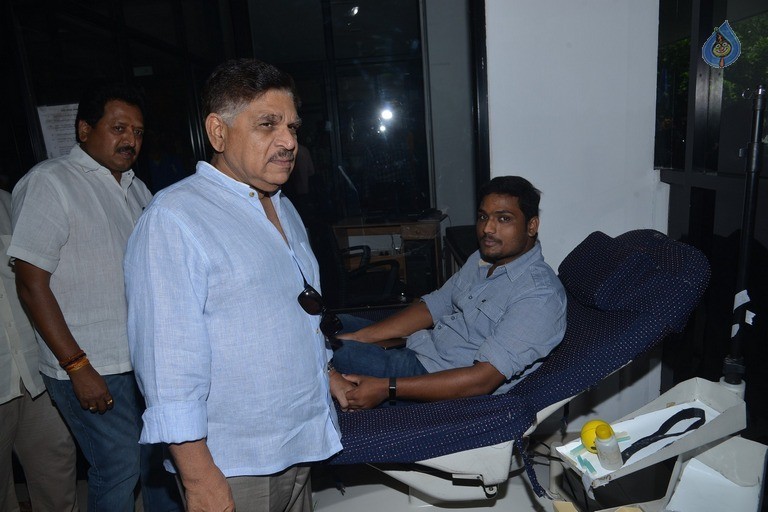 Ramcharan Birthday Celebrations at Chiranjeevi Blood Bank - 20 / 42 photos