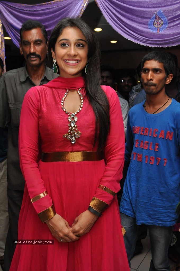 Regina at Big Green Ganesha 2014 - 22 / 108 photos