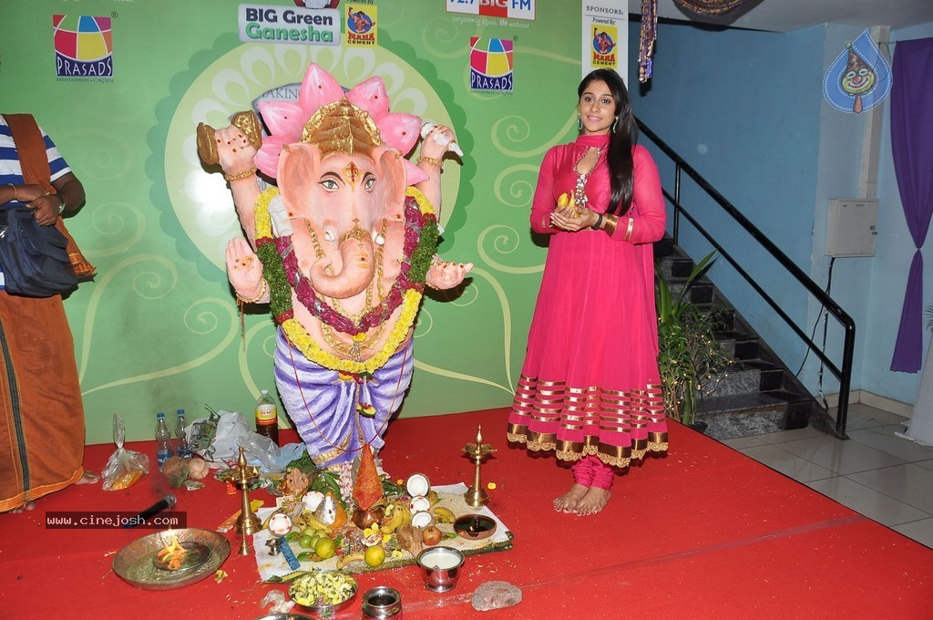 Regina at Big Green Ganesha 2014 - 24 / 108 photos