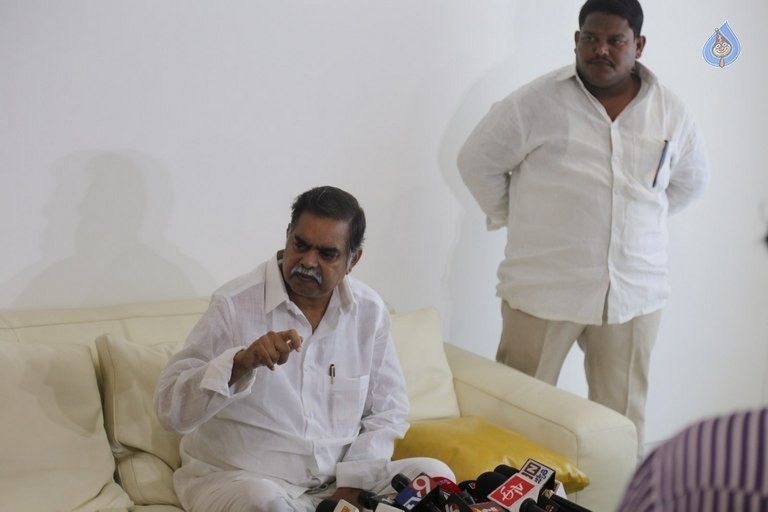 RGV Meets Devineni Nehru - 32 / 63 photos