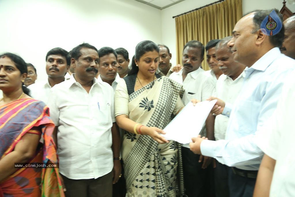 Roja Meets Southern Railway General Manager - 34 / 52 photos