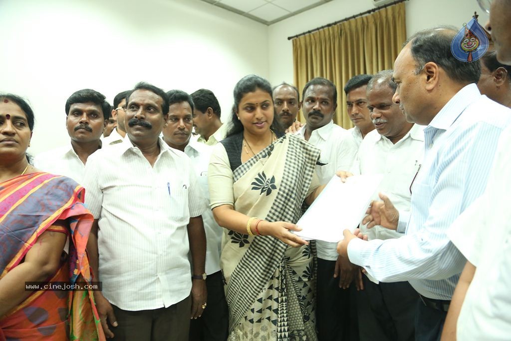 Roja Meets Southern Railway General Manager - 40 / 52 photos