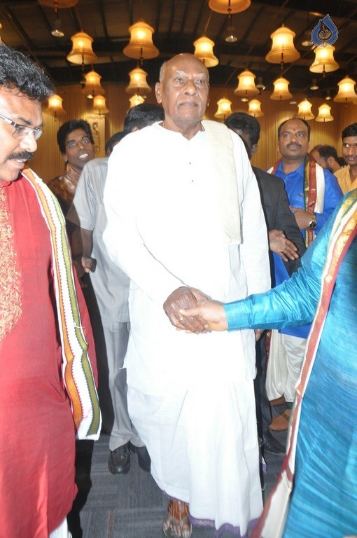 Sai Rajesh and Divya Wedding Photos - 15 / 82 photos