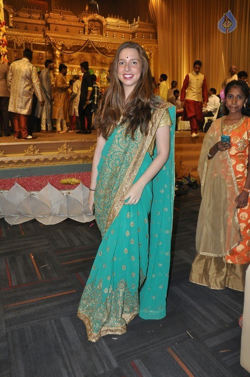 Sai Rajesh and Divya Wedding Photos - 49 / 82 photos